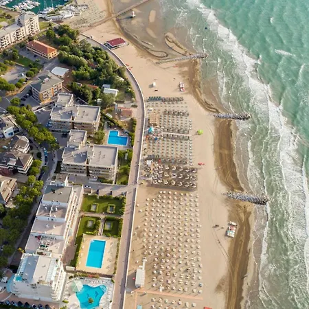 公寓 Three Flat With Wi-fi And Private Parking Space 100mt From Lignano *