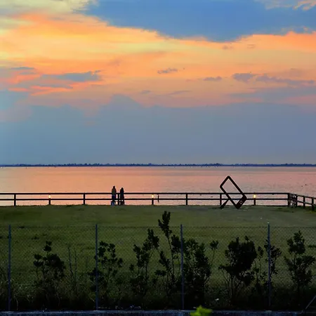 Apartment Three Flat With Wi-fi And Private Parking Space 100mt From Lignano Lignano Sabbiadoro