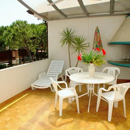 Apartment Three Flat With Wi-fi And Private Parking Space 100mt From Lignano Lignano Sabbiadoro